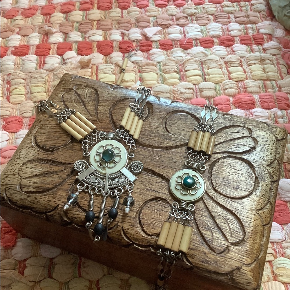 Egyptian revival vintage necklace and bracelet